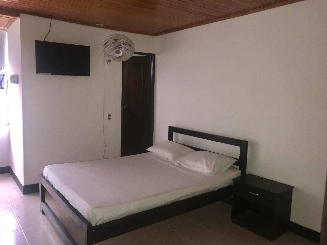 Hotel Y Balneario El Descanso Villavicencio Exteriér fotografie